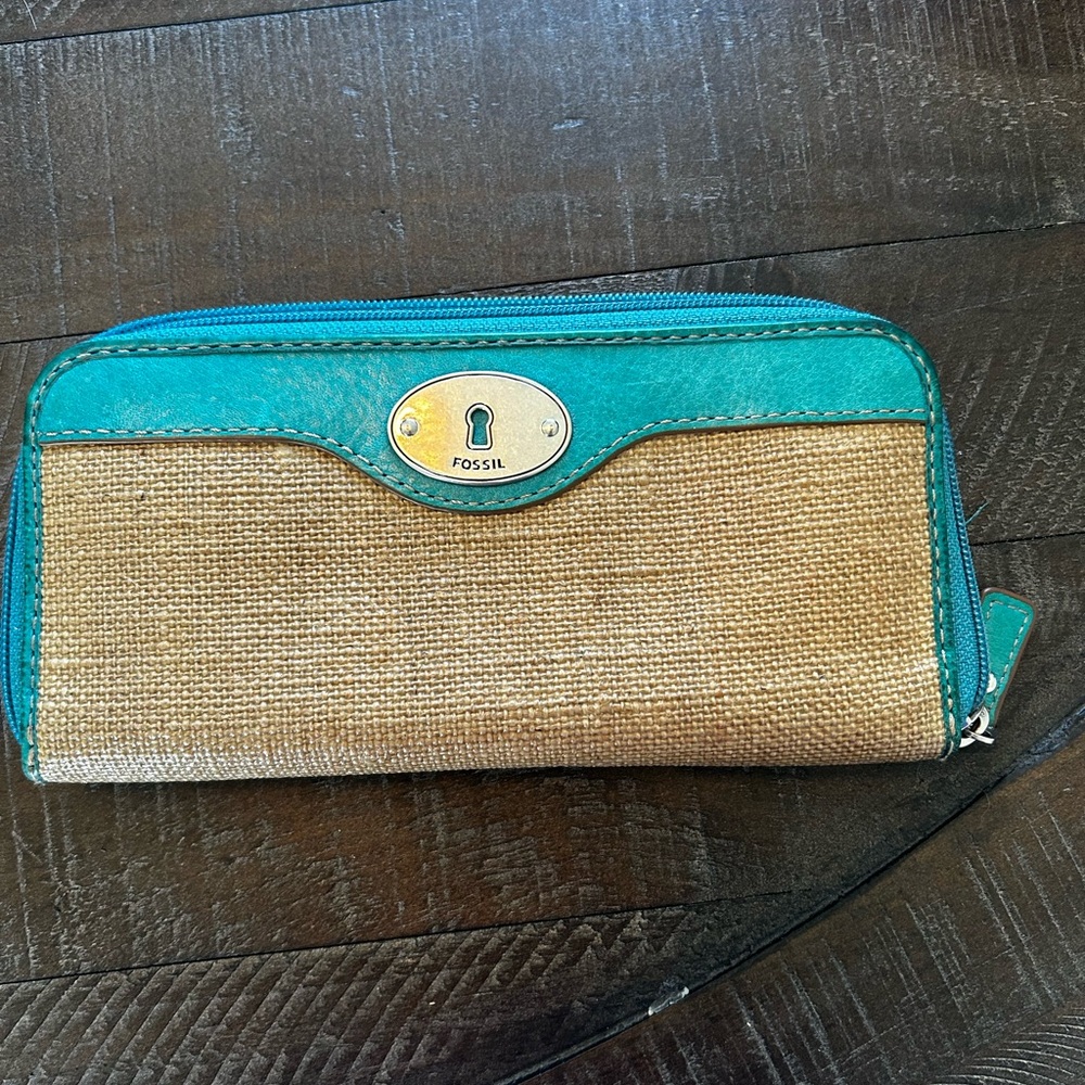 Fossil Teal and Tan Women's Wallet
